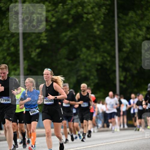 29.06.2025 - hella hamburg halbmarathon Dr. Thomas Lammeyer http://msf.ph/oto/8331867 29.06.2025 10:39:49 Kennedybrücke 2198, 2412, 2787, 2827, 3170, 3828, 3958, 4333, 4696, 4703, 4965, 5147, 6029, 6189, 6365, 6397, 6471, 6867, 8249, 8296, 8567, 9470, 9803, 9819, 10360, 10565, 10652, 11233, 11359 meine-sportfotos.de