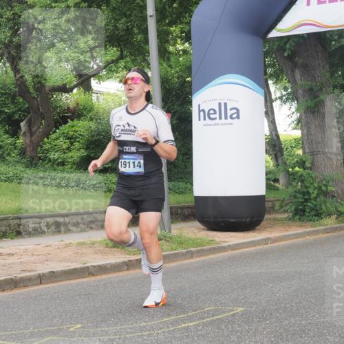 29.06.2025 - hella hamburg halbmarathon KatJ http://msf.ph/oto/8331960 29.06.2025 10:17:27 Zwischen KM18-KM19 2203 meine-sportfotos.de