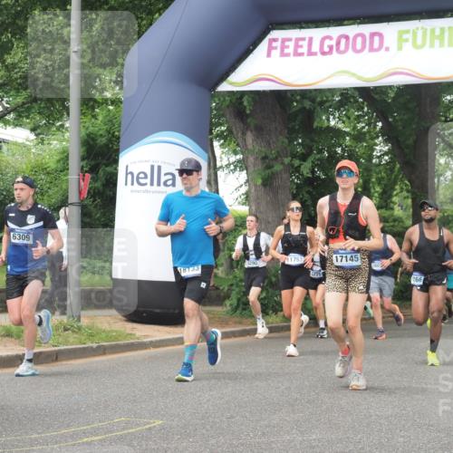 29.06.2025 - hella hamburg halbmarathon KatJ http://msf.ph/oto/8331986 29.06.2025 10:47:16 Zwischen KM18-KM19 5775, 5885, 6309, 8003 meine-sportfotos.de
