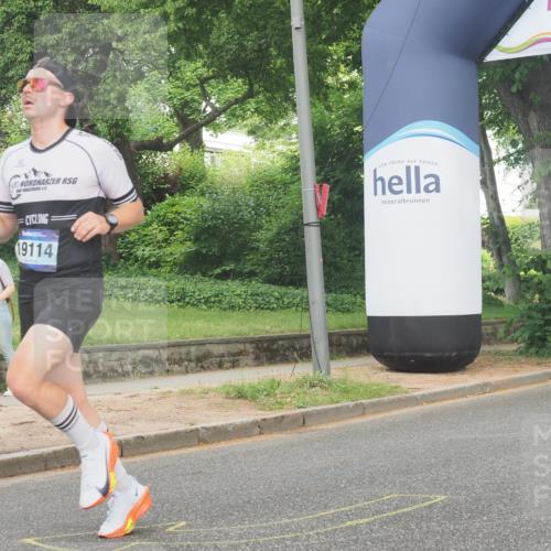 29.06.2025 - hella hamburg halbmarathon KatJ http://msf.ph/oto/8331991 29.06.2025 10:17:28 Zwischen KM18-KM19 2203 meine-sportfotos.de