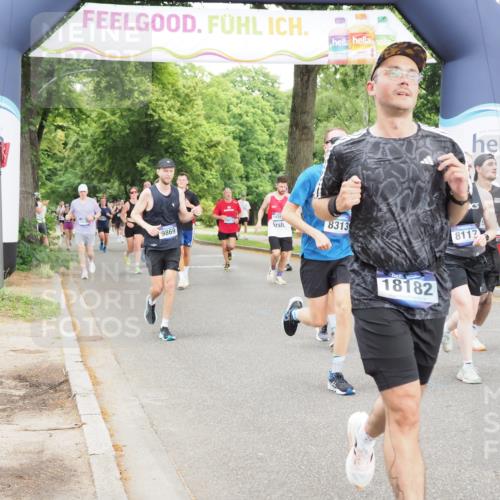 29.06.2025 - hella hamburg halbmarathon MichiJ http://msf.ph/oto/8332009 29.06.2025 10:38:16 Zwischen KM18-KM19 2207, 6795, 7312, 7952, 8117, 8313, 9869, 12527, 12624, 13701, 13799, 14125, 14361, 14562, 17179, 18182, 18657, 18658, 19040, 19053 meine-sportfotos.de