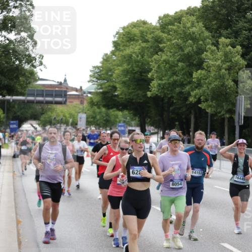 29.06.2025 - hella hamburg halbmarathon Jannik Wohlers http://msf.ph/oto/8332096 29.06.2025 10:40:24 Lombardsbrücke 1075, 1323, 2042, 2173, 2206, 2299, 2858, 3121, 3306, 3432, 3694, 4044, 4411, 4530, 4612, 4774, 4775, 4972, 5753, 6098, 6163, 6289, 7293, 7956, 8053, 8054, 8429, 8430, 9009, 9237, 9437, 9946, 10166, 10920, 10940, 11053, 11513, 11514, 11686, 12191, 12610, 12692, 12699, 13145, 13773, 15154, 15905, 16028, 16297, 16449, 16450, 17267, 19087, 19168 meine-sportfotos.de