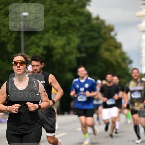 29.06.2025 - hella hamburg halbmarathon Dr. Thomas Lammeyer http://msf.ph/oto/8332136 29.06.2025 10:17:43 Kennedybrücke 1194, 1747, 1939, 2055, 2359, 2721, 2891, 2904, 2987, 4001, 4032, 4795, 4962, 5232, 5631, 5719, 6207, 7460, 7462, 7913, 8673, 9612, 9631, 9886, 10442, 10443 meine-sportfotos.de
