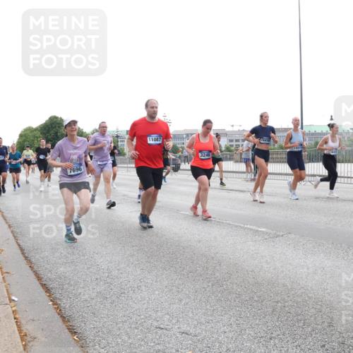29.06.2025 - hella hamburg halbmarathon Lena Gebhardt http://msf.ph/oto/8332193 29.06.2025 10:37:57 Lombardsbrücke 6362, 7696, 11087, 3246, 15418, 15511, 1196, 1394, 1475, 1578, 1742, 1799, 1901, 1966, 1985, 2199, 2640, 2786, 2853, 3230, 3242, 3246, 3633, 3716, 3880, 4414, 4921, 5139, 5186, 5300, 5522, 5713, 5875, 6199, 6243, 6362, 6697, 6821, 6930, 6955, 7118, 7124, 7165, 7244, 7321, 7350, 7552, 7629, 7696, 7914, 8985, 9247, 9288, 9895, 10159, 10506, 10836, 11087, 11543, 12123, 12254, 12472, 12824, 16680, 17798 meine-sportfotos.de