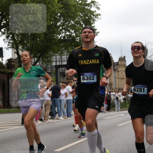 29.06.2025 - hella hamburg halbmarathon Yannick Fuchs http://msf.ph/oto/8332207 29.06.2025 10:51:46 20KM 1611, 2025, 2236, 2606, 2759, 2806, 2883, 2907, 3093, 3141, 3575, 4426, 4467, 4579, 4632, 4833, 5391, 6281, 6302, 6531, 6595, 7138, 7833, 9450, 9485, 10599, 11645, 13465, 14571, 15217, 15229, 16517, 17415, 17455, 17543, 18068, 18501, 18508, 18587, 18762, 18891 meine-sportfotos.de
