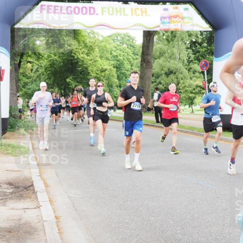 29.06.2025 - hella hamburg halbmarathon MichiJ http://msf.ph/oto/8332223 29.06.2025 10:38:19 Zwischen KM18-KM19 2718, 3654, 5894, 6795, 7952, 8117, 8261, 8313, 9869, 12527, 13701, 14562, 15395, 17179, 18182, 18811, 19040, 19053 meine-sportfotos.de