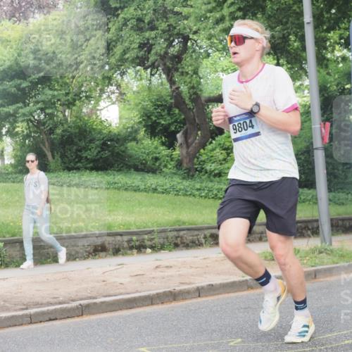 29.06.2025 - hella hamburg halbmarathon KatJ http://msf.ph/oto/8332236 29.06.2025 10:17:29 Zwischen KM18-KM19 1577 meine-sportfotos.de