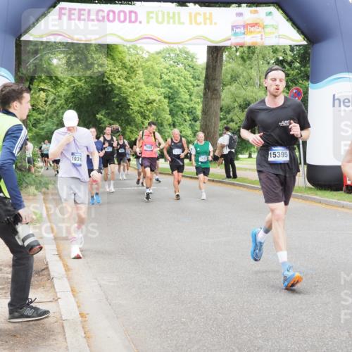 29.06.2025 - hella hamburg halbmarathon MichiJ http://msf.ph/oto/8332368 29.06.2025 10:38:21 Zwischen KM18-KM19 2718, 3654, 5894, 8117, 8261, 8313, 9869, 10319, 12527, 13701, 14562, 15395, 17179, 18811, 19040, 19053 meine-sportfotos.de