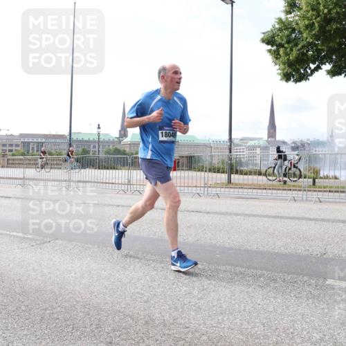 29.06.2025 - hella hamburg halbmarathon Lena Gebhardt http://msf.ph/oto/8332508 29.06.2025 10:13:11 Lombardsbrücke 18048, 1007, 1020, 1051, 1747, 1851, 1859, 1939, 2531, 2891, 2942, 2961, 3218, 3360, 3728, 3729, 4187, 4532, 6207, 6489, 7346, 7460, 7873, 7907, 8398, 8405, 8913, 8917, 9141, 9527, 9612, 10067, 10402, 11025, 11720, 12492, 13331, 14404, 15012, 15531, 15922, 16030, 16255, 16323, 16437, 17061, 17474, 17699, 17988, 17994, 18048, 18222, 18320, 18530, 18732 meine-sportfotos.de