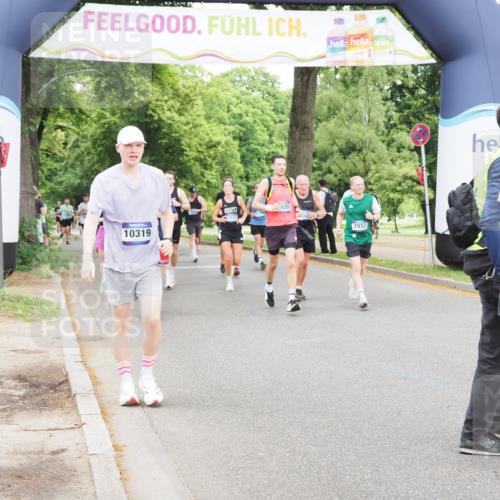 29.06.2025 - hella hamburg halbmarathon MichiJ http://msf.ph/oto/8332535 29.06.2025 10:38:22 Zwischen KM18-KM19 2718, 3654, 5894, 7932, 8117, 8261, 8313, 9869, 10319, 10868, 11733, 13015, 13701, 14562, 15395, 17179, 18811, 19040, 19053 meine-sportfotos.de