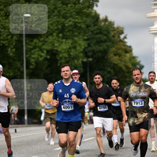 29.06.2025 - hella hamburg halbmarathon Dr. Thomas Lammeyer http://msf.ph/oto/8332539 29.06.2025 10:17:44 Kennedybrücke 1194, 1747, 1939, 2055, 2359, 2721, 2891, 2904, 4001, 4032, 4795, 4962, 5631, 5719, 6207, 7460, 7462, 7913, 8673, 9141, 9612, 9631, 9886, 10442, 10443 meine-sportfotos.de