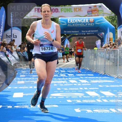 29.06.2025 - hella hamburg halbmarathon Strokosch-Dieckow http://msf.ph/oto/8332555 29.06.2025 10:34:04 Ziel 7884, 9345, 9376, 9519, 11019, 11202, 11227, 13066, 13493, 13494, 14448, 15268, 16724, 17751, 17877 meine-sportfotos.de