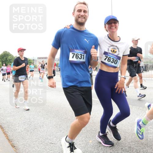 29.06.2025 - hella hamburg halbmarathon Lena Gebhardt http://msf.ph/oto/8332558 29.06.2025 10:47:33 Lombardsbrücke 14441, 7631, 04, 7630, 349, 1045, 1185, 1246, 1434, 1463, 1523, 1607, 1618, 1639, 1704, 1926, 2148, 2407, 2491, 2537, 2555, 2704, 2790, 2882, 2994, 3339, 4037, 4184, 4325, 4423, 4483, 4806, 4895, 4974, 4975, 5621, 5622, 5895, 6255, 6256, 6879, 6995, 7403, 7430, 7431, 7630, 7631, 7970, 8105, 8131, 8270, 8550, 8706, 8915, 8953, 9018, 9687, 10658, 10991, 11351, 11458, 11730, 11738, 11802, 11909, 12431 meine-sportfotos.de