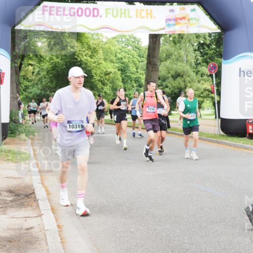29.06.2025 - hella hamburg halbmarathon MichiJ http://msf.ph/oto/8332613 29.06.2025 10:38:22 Zwischen KM18-KM19 2718, 3654, 5894, 7932, 8117, 8261, 8313, 9869, 10319, 10868, 11733, 13015, 13701, 14562, 15395, 17179, 18811, 19040, 19053 meine-sportfotos.de