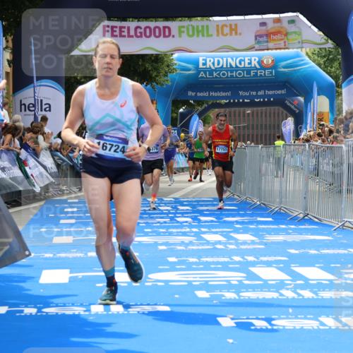29.06.2025 - hella hamburg halbmarathon Strokosch-Dieckow http://msf.ph/oto/8332635 29.06.2025 10:34:04 Ziel 7884, 9345, 9376, 9519, 11019, 11202, 11227, 13066, 13493, 13494, 14448, 15268, 16724, 17751, 17877 meine-sportfotos.de