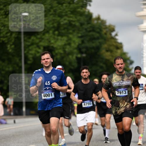 29.06.2025 - hella hamburg halbmarathon Dr. Thomas Lammeyer http://msf.ph/oto/8332732 29.06.2025 10:17:45 Kennedybrücke 1194, 1747, 1939, 2055, 2359, 2721, 2891, 2904, 4001, 4032, 4795, 4962, 5631, 5719, 6207, 7460, 7462, 7913, 8673, 9141, 9612, 9631, 9886, 10442, 10443 meine-sportfotos.de