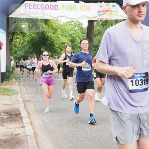 29.06.2025 - hella hamburg halbmarathon MichiJ http://msf.ph/oto/8332734 29.06.2025 10:38:24 Zwischen KM18-KM19 2718, 3654, 5894, 7930, 7932, 8261, 8313, 9959, 10319, 10868, 11733, 13015, 14562, 15395, 15720, 15899, 18811 meine-sportfotos.de