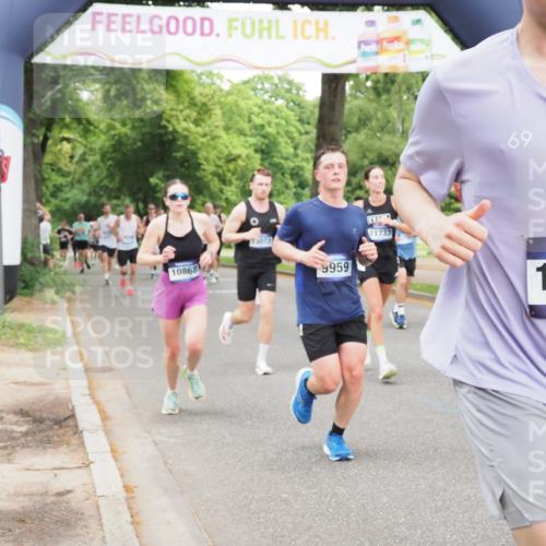 29.06.2025 - hella hamburg halbmarathon MichiJ http://msf.ph/oto/8332750 29.06.2025 10:38:24 Zwischen KM18-KM19 2718, 3654, 5894, 7930, 7932, 8261, 8313, 9959, 10319, 10868, 11733, 13015, 14562, 15395, 15720, 15899, 18811 meine-sportfotos.de