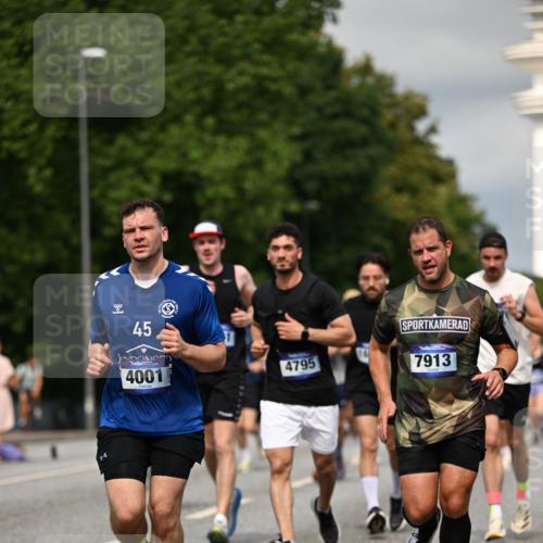 29.06.2025 - hella hamburg halbmarathon Dr. Thomas Lammeyer http://msf.ph/oto/8332810 29.06.2025 10:17:45 Kennedybrücke 1194, 1747, 1939, 2055, 2359, 2721, 2891, 2904, 4001, 4032, 4795, 4962, 5631, 5719, 6207, 7460, 7462, 7913, 8673, 9141, 9612, 9631, 9886, 10442, 10443 meine-sportfotos.de