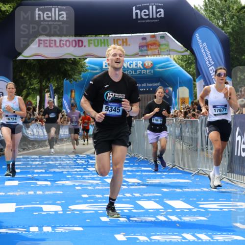 29.06.2025 - hella hamburg halbmarathon Strokosch-Dieckow http://msf.ph/oto/8332819 29.06.2025 10:34:01 Ziel 9345, 9376, 9519, 11019, 11202, 11227, 13066, 13493, 13494, 14448, 15268, 15500, 16724, 17751, 17877 meine-sportfotos.de