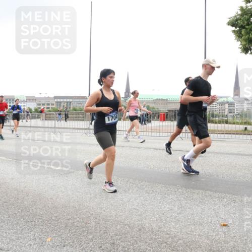 29.06.2025 - hella hamburg halbmarathon Lena Gebhardt http://msf.ph/oto/8332889 29.06.2025 10:47:34 Lombardsbrücke 14441, 1704, 1045, 1246, 1434, 1463, 1523, 1607, 1618, 1639, 1704, 1926, 2148, 2407, 2491, 2537, 2545, 2555, 2704, 2790, 2882, 2994, 3049, 3339, 4037, 4184, 4325, 4423, 4483, 4806, 4895, 4974, 4975, 5621, 5622, 5895, 6255, 6256, 6879, 6995, 7403, 7427, 7430, 7431, 7630, 7631, 7970, 8105, 8131, 8270, 8310, 8550, 8706, 8915, 8953, 9018, 9687, 9696, 9697, 10658, 10991, 11351, 11458, 11730, 11738, 11802, 11909, 12431 meine-sportfotos.de