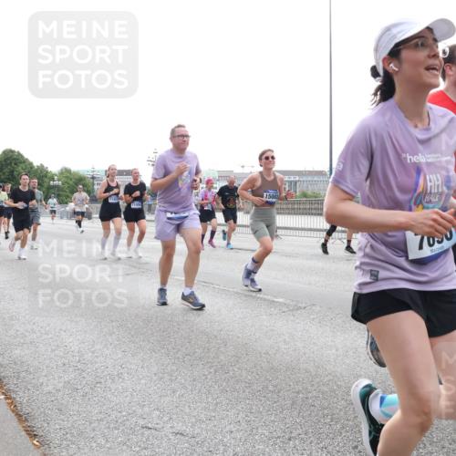 29.06.2025 - hella hamburg halbmarathon Lena Gebhardt http://msf.ph/oto/8332938 29.06.2025 10:37:59 Lombardsbrücke 11457, 15002, 11458, 11087, 7030, 1196, 1394, 1457, 1475, 1578, 1742, 1799, 1901, 1966, 1985, 2199, 2786, 2853, 3230, 3242, 3246, 3633, 3716, 3880, 4414, 4921, 5139, 5300, 5522, 5713, 5875, 6199, 6200, 6243, 6362, 6697, 6751, 6930, 6955, 7118, 7124, 7165, 7244, 7321, 7350, 7552, 7629, 7696, 7914, 8985, 9247, 9288, 9895, 10159, 10506, 10836, 11087, 11543, 12123, 12254, 12472, 12824, 16680, 17798 meine-sportfotos.de