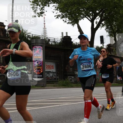 29.06.2025 - hella hamburg halbmarathon Yannick Fuchs http://msf.ph/oto/8332998 29.06.2025 10:51:48 20KM 1611, 2025, 2236, 2488, 2606, 2759, 2806, 2883, 2907, 3093, 3141, 3859, 4426, 4467, 4579, 4632, 4833, 5926, 6104, 6281, 6302, 6531, 6595, 7138, 7833, 9316, 9450, 9485, 10599, 10788, 11645, 13465, 14571, 15217, 15229, 16517, 16531, 17405, 17415, 17455, 17543, 18068, 18501, 18508, 18587, 18762, 18891 meine-sportfotos.de