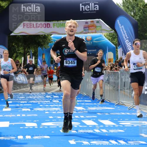 29.06.2025 - hella hamburg halbmarathon Strokosch-Dieckow http://msf.ph/oto/8333014 29.06.2025 10:34:02 Ziel 9345, 9376, 9519, 11019, 11202, 11227, 13066, 13493, 13494, 14448, 15268, 16724, 17751, 17877 meine-sportfotos.de