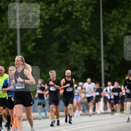 29.06.2025 - hella hamburg halbmarathon Dr. Thomas Lammeyer http://msf.ph/oto/8333045 29.06.2025 10:39:50 Kennedybrücke 2198, 2412, 2787, 2827, 3170, 3828, 3958, 4333, 4413, 4696, 4703, 4965, 5147, 6029, 6189, 6365, 6397, 6471, 6867, 8249, 8296, 8567, 9470, 9803, 9819, 10360, 10565, 10652, 11233, 11359 meine-sportfotos.de