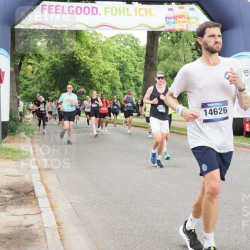 29.06.2025 - hella hamburg halbmarathon MichiJ http://msf.ph/oto/8333088 29.06.2025 10:38:30 Zwischen KM18-KM19 2670, 4077, 5600, 7930, 7932, 8989, 9959, 10868, 11733, 13015, 13073, 13726, 13976, 14458, 14626, 15720, 15871, 15899, 16291 meine-sportfotos.de