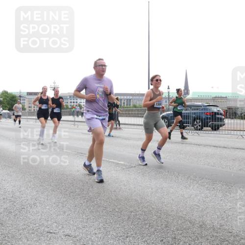 29.06.2025 - hella hamburg halbmarathon Lena Gebhardt http://msf.ph/oto/8333132 29.06.2025 10:37:59 Lombardsbrücke 6362, 11457, 1164, 11456, 11543, 1500, 1, 16211, 1196, 1394, 1457, 1475, 1578, 1742, 1799, 1901, 1966, 1985, 2199, 2786, 2853, 3230, 3242, 3246, 3633, 3716, 3880, 4414, 4921, 5139, 5300, 5522, 5713, 5875, 6199, 6200, 6243, 6362, 6697, 6751, 6930, 6955, 7118, 7124, 7165, 7244, 7321, 7350, 7552, 7629, 7696, 7914, 8985, 9247, 9288, 9895, 10159, 10506, 10836, 11087, 11543, 12123, 12254, 12472, 12824, 16680, 17798 meine-sportfotos.de