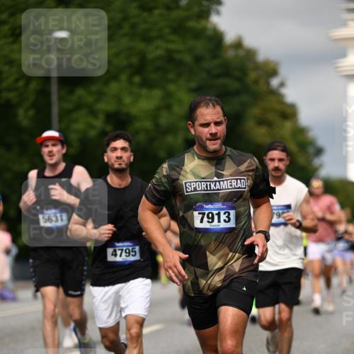 29.06.2025 - hella hamburg halbmarathon Dr. Thomas Lammeyer http://msf.ph/oto/8333147 29.06.2025 10:17:46 Kennedybrücke 1194, 1747, 1939, 2055, 2359, 2721, 2891, 2904, 4001, 4032, 4795, 4962, 5631, 5719, 6207, 7460, 7462, 7913, 8673, 9141, 9612, 9631, 9886, 10442, 10443 meine-sportfotos.de