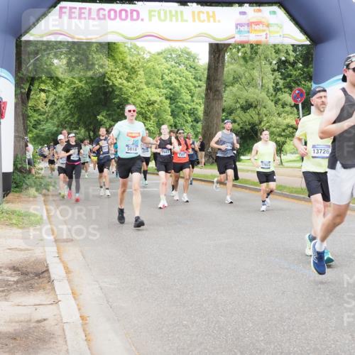 29.06.2025 - hella hamburg halbmarathon MichiJ http://msf.ph/oto/8333192 29.06.2025 10:38:32 Zwischen KM18-KM19 2670, 4077, 5600, 7397, 7943, 8989, 13073, 13726, 13976, 14458, 14626, 15720, 15871, 16291, 17823, 18394 meine-sportfotos.de