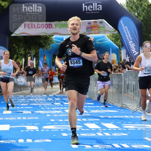 29.06.2025 - hella hamburg halbmarathon Strokosch-Dieckow http://msf.ph/oto/8333221 29.06.2025 10:34:02 Ziel 9345, 9376, 9519, 11019, 11202, 11227, 13066, 13493, 13494, 14448, 15268, 16724, 17751, 17877 meine-sportfotos.de