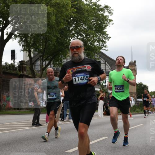 29.06.2025 - hella hamburg halbmarathon Yannick Fuchs http://msf.ph/oto/8333226 29.06.2025 10:51:49 20KM 1611, 2025, 2488, 2606, 2759, 2806, 2840, 2883, 2907, 3093, 3141, 3859, 4426, 4467, 4502, 4579, 4632, 4833, 5926, 6104, 6281, 6302, 6531, 6595, 7138, 7189, 7833, 8585, 9316, 9450, 9485, 10599, 10788, 11645, 13465, 13816, 14571, 15217, 15229, 16517, 16531, 17405, 17415, 17455, 17543, 18068, 18492, 18501, 18508, 18587, 18762, 18891 meine-sportfotos.de
