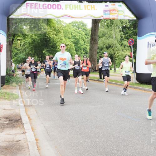 29.06.2025 - hella hamburg halbmarathon MichiJ http://msf.ph/oto/8333231 29.06.2025 10:38:32 Zwischen KM18-KM19 2670, 4077, 5600, 7397, 7943, 8989, 13073, 13726, 13976, 14458, 14626, 15720, 15871, 16291, 17823, 18394 meine-sportfotos.de