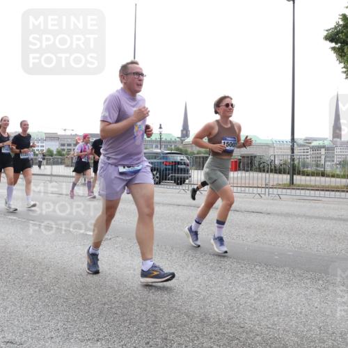 29.06.2025 - hella hamburg halbmarathon Lena Gebhardt http://msf.ph/oto/8333267 29.06.2025 10:38:00 Lombardsbrücke 11457, 1145, 15002, 1196, 1394, 1457, 1475, 1578, 1596, 1742, 1799, 1901, 1966, 1985, 2199, 2498, 2786, 2853, 3230, 3242, 3246, 3633, 3716, 3880, 4414, 4921, 5139, 5300, 5522, 5713, 5875, 6199, 6200, 6243, 6362, 6697, 6751, 6930, 7118, 7124, 7165, 7244, 7321, 7350, 7552, 7629, 7696, 7914, 8985, 9247, 9288, 9895, 10159, 10506, 10836, 11087, 11543, 12123, 12254, 12472, 12824, 16680, 17798 meine-sportfotos.de