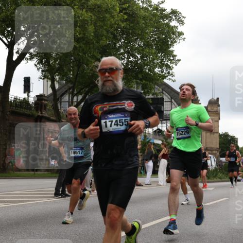 29.06.2025 - hella hamburg halbmarathon Yannick Fuchs http://msf.ph/oto/8333276 29.06.2025 10:51:49 20KM 1611, 2025, 2488, 2606, 2759, 2806, 2840, 2883, 2907, 3093, 3141, 3859, 4426, 4467, 4502, 4579, 4632, 4833, 5926, 6104, 6281, 6302, 6531, 6595, 7138, 7189, 7833, 8585, 9316, 9450, 9485, 10599, 10788, 11645, 13465, 13816, 14571, 15217, 15229, 16517, 16531, 17405, 17415, 17455, 17543, 18068, 18492, 18501, 18508, 18587, 18762, 18891 meine-sportfotos.de