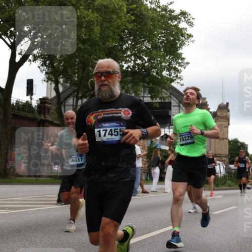 29.06.2025 - hella hamburg halbmarathon Yannick Fuchs http://msf.ph/oto/8333297 29.06.2025 10:51:49 20KM 1611, 2025, 2488, 2606, 2759, 2806, 2840, 2883, 2907, 3093, 3141, 3859, 4426, 4467, 4502, 4579, 4632, 4833, 5926, 6104, 6281, 6302, 6531, 6595, 7138, 7189, 7833, 8585, 9316, 9450, 9485, 10599, 10788, 11645, 13465, 13816, 14571, 15217, 15229, 16517, 16531, 17405, 17415, 17455, 17543, 18068, 18492, 18501, 18508, 18587, 18762, 18891 meine-sportfotos.de