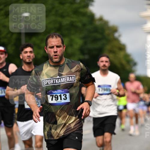 29.06.2025 - hella hamburg halbmarathon Dr. Thomas Lammeyer http://msf.ph/oto/8333311 29.06.2025 10:17:47 Kennedybrücke 1194, 1747, 1939, 2359, 2721, 2891, 2904, 4001, 4032, 4795, 4962, 5631, 5719, 6207, 7462, 7913, 8673, 9141, 9612, 9631, 9886, 10442, 10443 meine-sportfotos.de