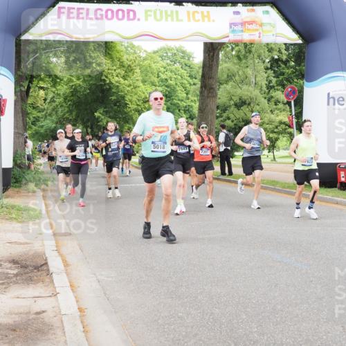 29.06.2025 - hella hamburg halbmarathon MichiJ http://msf.ph/oto/8333312 29.06.2025 10:38:32 Zwischen KM18-KM19 2670, 4077, 5600, 7397, 7943, 8989, 13073, 13726, 13976, 14458, 14626, 15720, 15871, 16291, 17823, 18394 meine-sportfotos.de