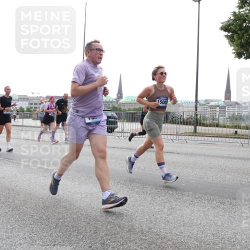 29.06.2025 - hella hamburg halbmarathon Lena Gebhardt http://msf.ph/oto/8333316 29.06.2025 10:38:00 Lombardsbrücke 11451, 11455, 15002, 1196, 1394, 1457, 1475, 1578, 1596, 1742, 1799, 1901, 1966, 1985, 2199, 2498, 2786, 2853, 3230, 3242, 3246, 3633, 3716, 3880, 4414, 4921, 5139, 5300, 5522, 5713, 5875, 6199, 6200, 6243, 6362, 6697, 6751, 6930, 7118, 7124, 7165, 7244, 7321, 7350, 7552, 7629, 7696, 7914, 8985, 9247, 9288, 9895, 10159, 10506, 10836, 11087, 11543, 12123, 12254, 12472, 12824, 16680, 17798 meine-sportfotos.de
