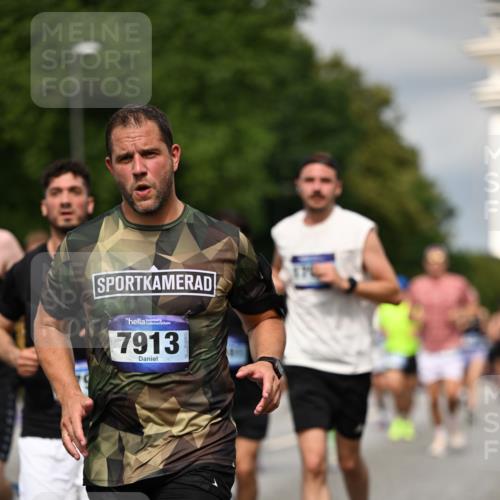 29.06.2025 - hella hamburg halbmarathon Dr. Thomas Lammeyer http://msf.ph/oto/8333336 29.06.2025 10:17:47 Kennedybrücke 1194, 1747, 1939, 2359, 2721, 2891, 2904, 4001, 4032, 4795, 4962, 5631, 5719, 6207, 7462, 7913, 8673, 9141, 9612, 9631, 9886, 10442, 10443 meine-sportfotos.de