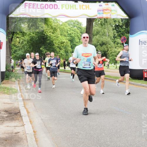 29.06.2025 - hella hamburg halbmarathon MichiJ http://msf.ph/oto/8333345 29.06.2025 10:38:33 Zwischen KM18-KM19 2670, 4077, 5018, 5600, 7397, 7943, 8989, 13073, 13403, 13726, 13976, 14458, 14626, 15480, 15871, 16291, 16716, 17823, 18394 meine-sportfotos.de