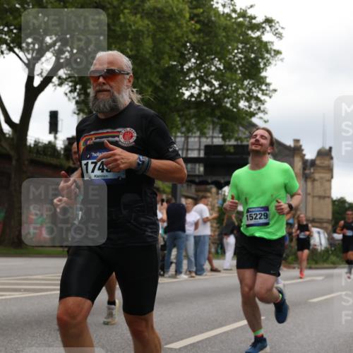 29.06.2025 - hella hamburg halbmarathon Yannick Fuchs http://msf.ph/oto/8333379 29.06.2025 10:51:49 20KM 1611, 2025, 2488, 2606, 2759, 2806, 2840, 2883, 2907, 3093, 3141, 3859, 4426, 4467, 4502, 4579, 4632, 4833, 5926, 6104, 6281, 6302, 6531, 6595, 7138, 7189, 7833, 8585, 9316, 9450, 9485, 10599, 10788, 11645, 13465, 13816, 14571, 15217, 15229, 16517, 16531, 17405, 17415, 17455, 17543, 18068, 18492, 18501, 18508, 18587, 18762, 18891 meine-sportfotos.de