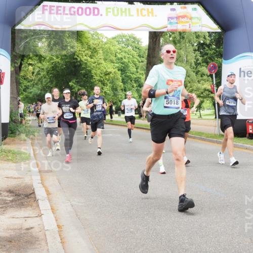 29.06.2025 - hella hamburg halbmarathon MichiJ http://msf.ph/oto/8333382 29.06.2025 10:38:33 Zwischen KM18-KM19 2670, 4077, 5018, 5600, 7397, 7943, 8989, 13073, 13403, 13726, 13976, 14458, 14626, 15480, 15871, 16291, 16716, 17823, 18394 meine-sportfotos.de