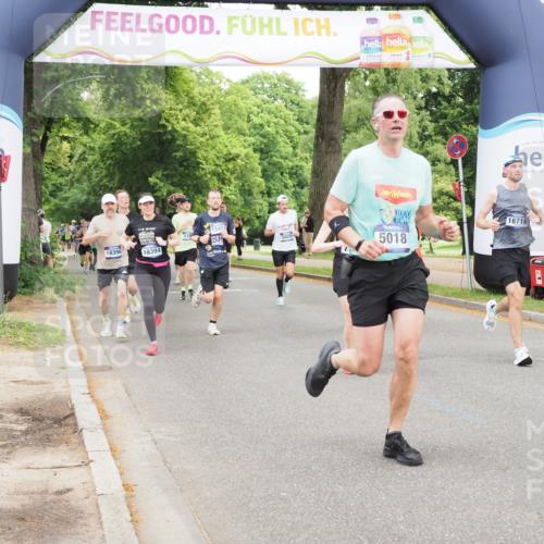 29.06.2025 - hella hamburg halbmarathon MichiJ http://msf.ph/oto/8333396 29.06.2025 10:38:33 Zwischen KM18-KM19 2670, 4077, 5018, 5600, 7397, 7943, 8989, 13073, 13403, 13726, 13976, 14458, 14626, 15480, 15871, 16291, 16716, 17823, 18394 meine-sportfotos.de