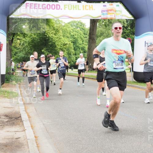 29.06.2025 - hella hamburg halbmarathon MichiJ http://msf.ph/oto/8333410 29.06.2025 10:38:34 Zwischen KM18-KM19 2670, 4077, 5018, 5820, 7397, 7943, 8989, 13403, 13726, 13976, 14458, 14626, 15480, 15871, 16291, 16716, 17823, 18394 meine-sportfotos.de