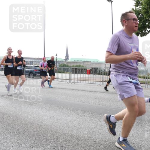 29.06.2025 - hella hamburg halbmarathon Lena Gebhardt http://msf.ph/oto/8333422 29.06.2025 10:38:00 Lombardsbrücke 1457, 11456, 1196, 1394, 1457, 1475, 1578, 1596, 1742, 1799, 1901, 1966, 1985, 2199, 2498, 2786, 2853, 3230, 3242, 3246, 3633, 3716, 3880, 4414, 4921, 5139, 5300, 5522, 5713, 5875, 6199, 6200, 6243, 6362, 6697, 6751, 6930, 7118, 7124, 7165, 7244, 7321, 7350, 7552, 7629, 7696, 7914, 8985, 9247, 9288, 9895, 10159, 10506, 10836, 11087, 11543, 12123, 12254, 12472, 12824, 16680, 17798 meine-sportfotos.de