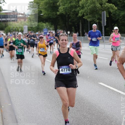 29.06.2025 - hella hamburg halbmarathon Jannik Wohlers http://msf.ph/oto/8333459 29.06.2025 10:40:33 Lombardsbrücke 1075, 1317, 2299, 2858, 3121, 3432, 3694, 4234, 4530, 4638, 4774, 4775, 5086, 5549, 5753, 6098, 6289, 6842, 7293, 7829, 8053, 8054, 8429, 8430, 8769, 9009, 9237, 9437, 10269, 10644, 11053, 11686, 11759, 12191, 12610, 12692, 12699, 14553, 14776, 16028, 16297, 16449, 16450, 16802, 17233, 17234, 17872, 17879, 18142, 18844, 19087 meine-sportfotos.de